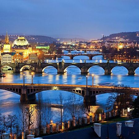 Quiet Apartment With Balcony Charles Bridge Praga Exterior foto