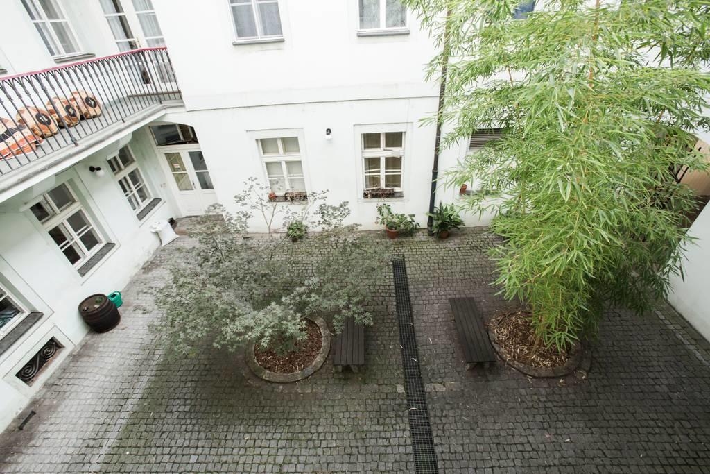 Quiet Apartment With Balcony Charles Bridge Praga Exterior foto