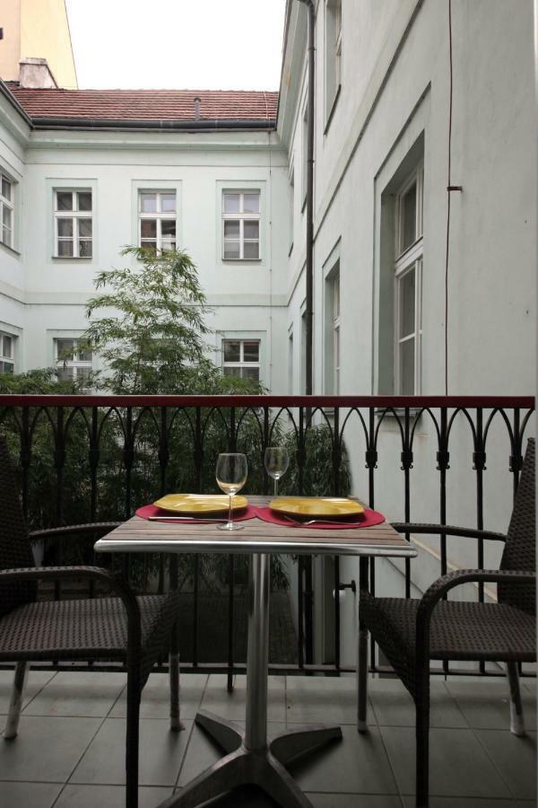 Quiet Apartment With Balcony Charles Bridge Praga Exterior foto