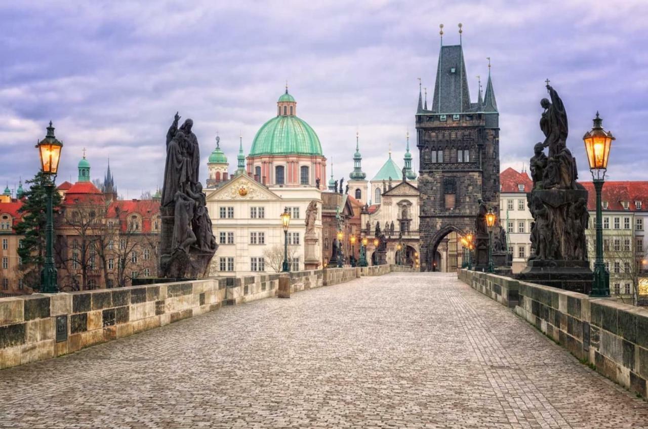 Quiet Apartment With Balcony Charles Bridge Praga Exterior foto