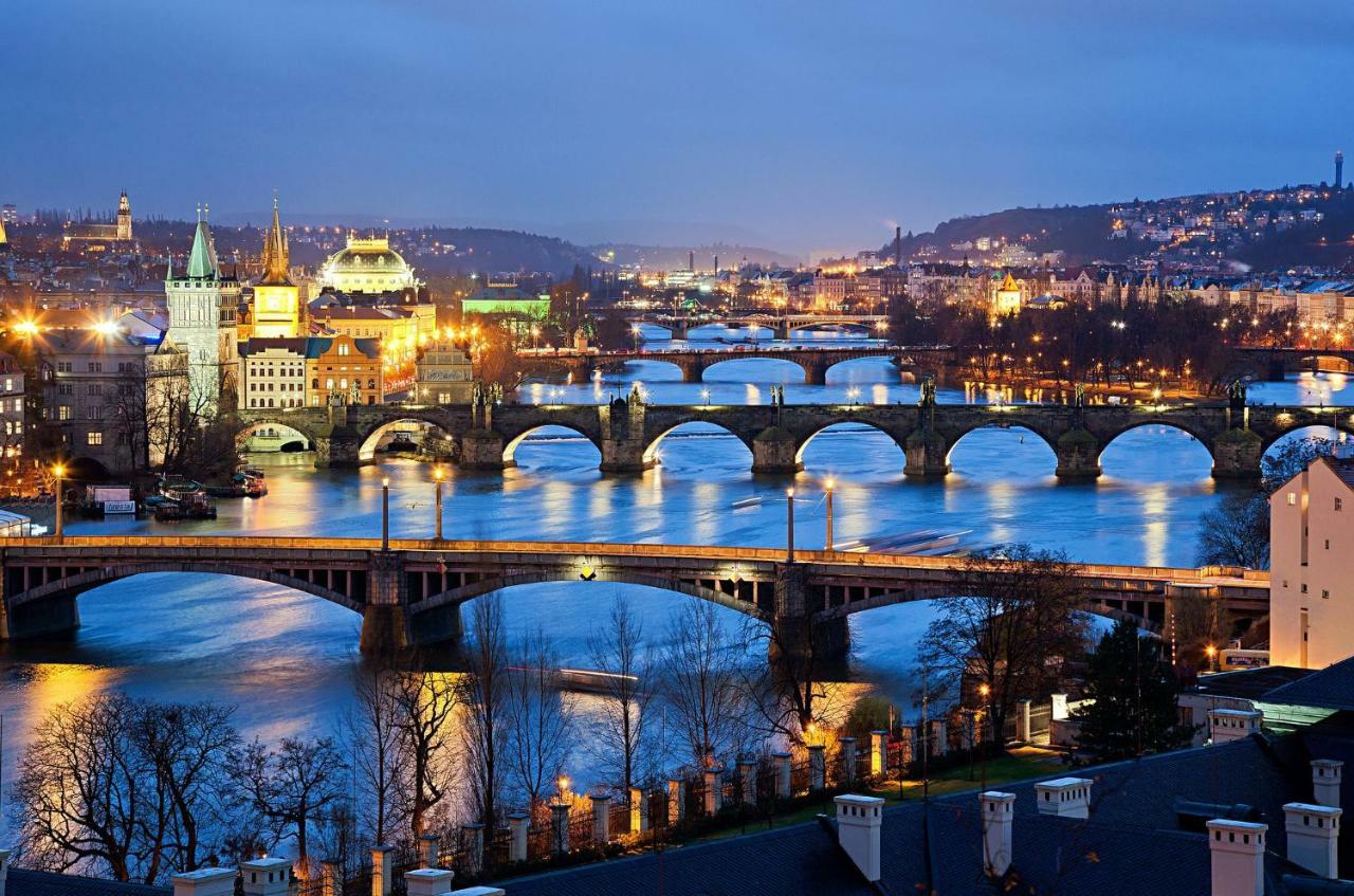 Quiet Apartment With Balcony Charles Bridge Praga Exterior foto